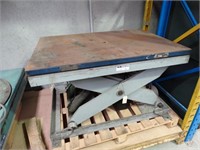 Hydraulic Pallet Lift - Complete with Rotary Table