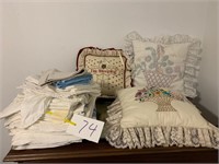 BEAUTIFUL PILLOWS AND LINENS