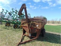 CASE HELIX AUGER FEED WAGON