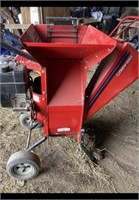 8HP Troy Bilt Wood Chipper w/ extra belts