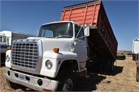 1982 Ford 800 Tandem Axle Truck