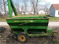 John Deere 68 auger wagon