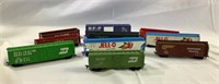 Lots of 10 miscellaneous railroad cars plastic