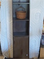 Shelf unit with wicker basket