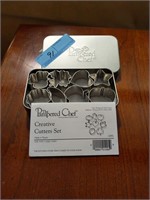 The Pampered Chef Creative Cutters Set