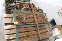 Pallet w/ dual clamps, cultimulcher wheels