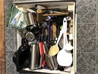 Lot of Kitchen Utiensils  full drawer