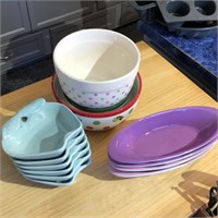 Lot of colorfull ceramic bowls