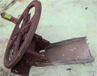 Hand operated chaff cutter