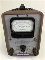 Hewlett-Packard 400D Vacuum Tube Voltmeter