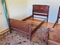 Second Twin Bed Set (1 of 2)