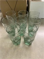 Set of 8 glass drinking glasses and plastic