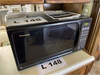 Panasonic microwave, 1.3 cu.ft/1000 watt