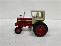 IH 1456 Tractor