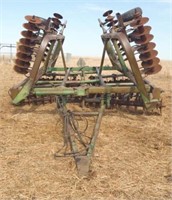 John Deere 335 Power Flex Disk, 30’