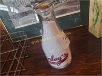 Kinley's 1qt. Milk Bottle