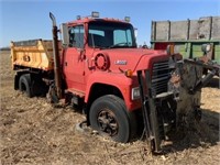 Scrap snow plow truck Ford L9000