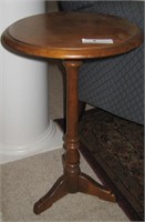 Ethan Allan Accent Table 23" x 14"