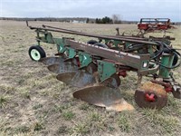 Oliver 546 4-Bottom Plow w/ 16-in Bottoms