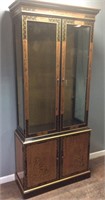 DREXEL HERITAGE FURNITURE LIGHTED DISPLAY CABINET