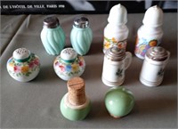 911 - LOT OF 5 SETS OF VINTAGE S&P SHAKERS