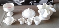 911 - MIXED LOT OF MILK GLASS PIECES