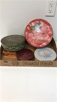 Lot of sweets and perfumed blocettes tins,