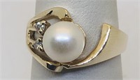14KT YELLOW GOLD PEARL & DIAMOND RING 4.50 GRS
