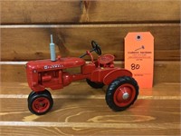 Farmall B plastic 1/16