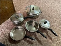 De Luxe stainless steel cookware set