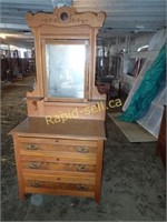 Vintage Bedroom Furniture