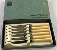 Vintage royal Brand deluxe steak knife set