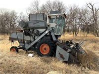Gleaner A2 Combine w/ 12' Pickup Head-For Parts