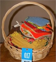 Basket & Soft Goods/Napkins, Tablecloth, Holders