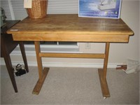 32 x 42 x 26 Rolling Oak Craft Table