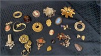 Vintage Brooches x16