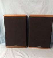 Vintage Pair Advent 73233 Speakers