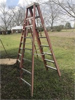 FIBERGLASS LADDER