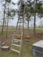 12 FT WOODEN LADDER