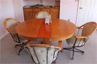 Round Table and 4 Chairs/Popek Estate/Hurt Pick Up