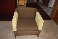 Upholstered Arm Chair/Popek Estate/Hurt Pick Up