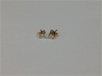 Pair of Diamond Stud Earrings in 14k yellow gold