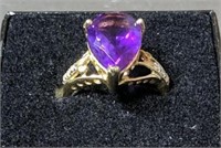 10 Karat Yellow Gold & Amethyst Ladies Ring