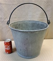 1314 Sturdy Galvanized Bucket