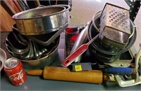 Rolling Pin, Bake pans, Bakeware lot