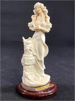 Small Florence Giuseppe Armani Figurine - 5 1/4"