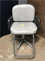 Pibbs Barber Chair Adjustable