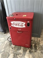 1940s Coca Cola 10 Cent Vendo VT2