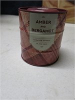 Amber and Bergamot Scented Candle