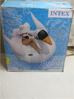 Intex Mega Swan Island